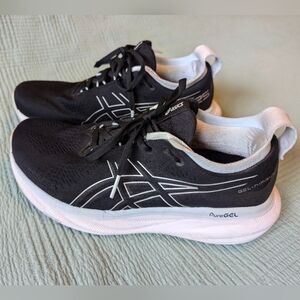 SOLD crossposted, Asics gel nimbus 25